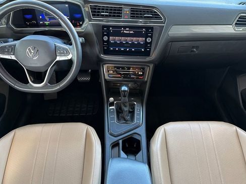 Used 2022 Volkswagen Tiguan SE image 20