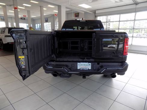 Used 2025 RAM 1500 Limited AWD/4WD image 9