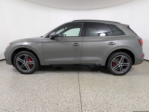 Certified 2024 Audi Q5 e Prestige image 4