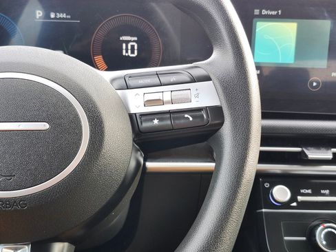 Certified 2025 Hyundai Tucson SE image 29