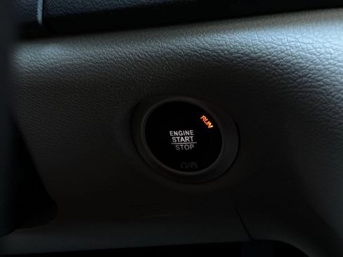 Used 2023 Chrysler Voyager LX FWD image 27