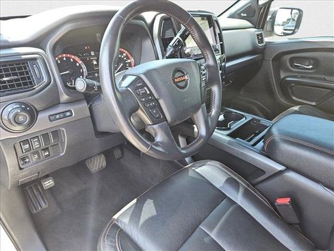 Used 2021 Nissan Titan PRO-4X w/ Pro-4x Convenience Package image 9