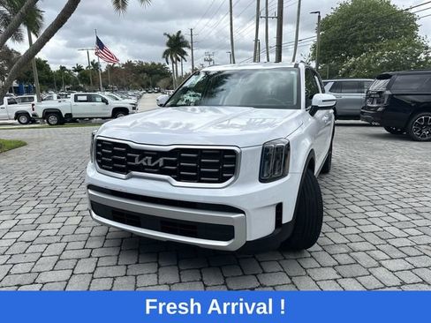 Used 2025 Kia Telluride S FWD image 16