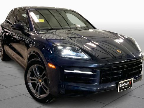 Used 2024 Porsche Cayenne image 3