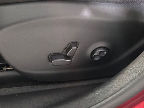 Used 2021 Jeep Cherokee Limited image 29