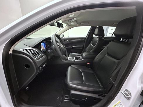 Used 2022 Chrysler 300 Touring L AWD/4WD image 10