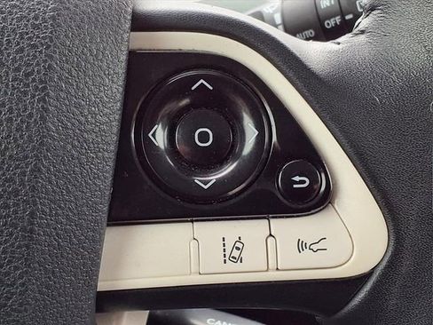 Used 2017 Toyota Prius Four image 21