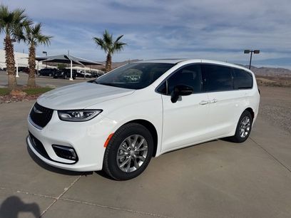 New 2026 Chrysler Pacifica Limited