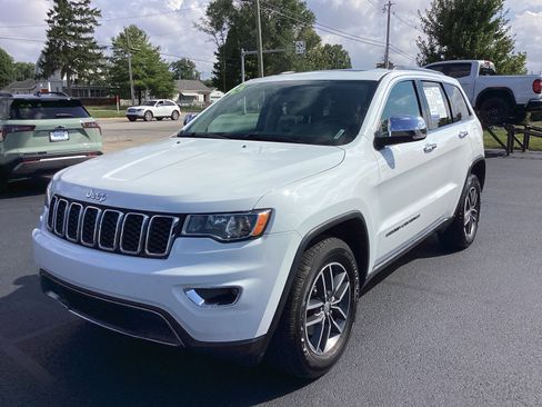 Used 2017 Jeep Grand Cherokee Limited image 1