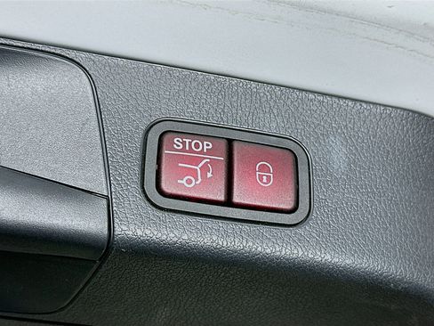 Used 2024 Mercedes-Benz GLB 250 GLB 250 image 28