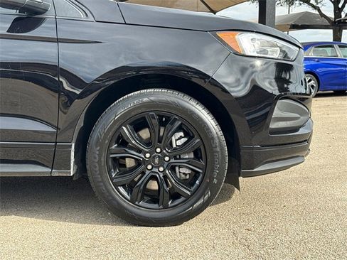 Used 2024 Ford Edge SE w/ Black Appearance Package image 5