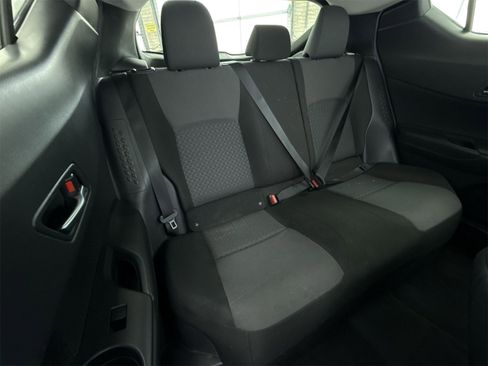 Used 2021 Toyota C-HR LE image 39