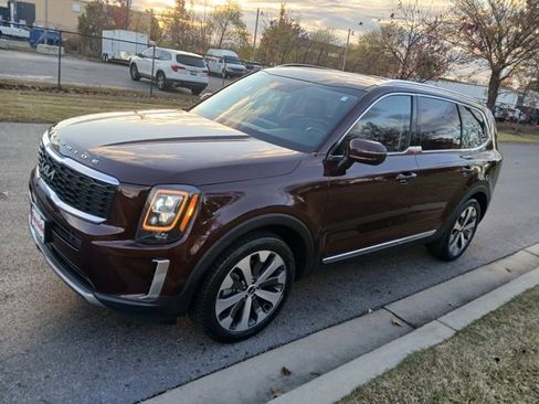 Used 2022 Kia Telluride EX w/ EX Premium Package image 7