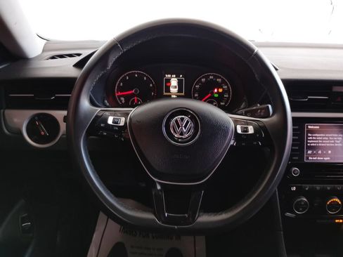 Used 2022 Volkswagen Passat 2.0T SE FWD image 18