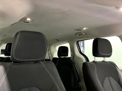 Used 2022 Chrysler Voyager LX image 29
