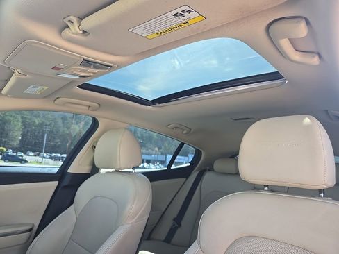 Used 2023 Kia Stinger GT-Line w/ Sun & Sound Package image 17