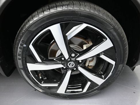 Used 2021 Nissan Rogue Sport SL FWD image 9