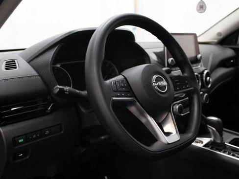 Used 2025 Nissan Sentra SV image 10