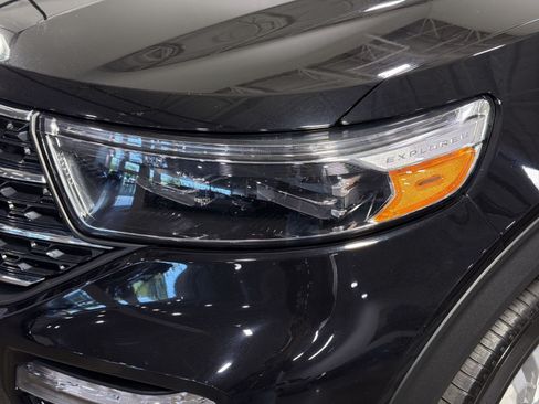 Used 2023 Ford Explorer XLT w/ Equipment Group 202A AWD/4WD image 13