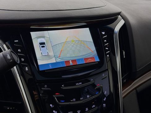 Used 2018 Cadillac Escalade Luxury AWD/4WD image 20