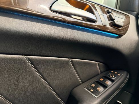 Used 2015 Mercedes-Benz GL 450 4MATIC image 43