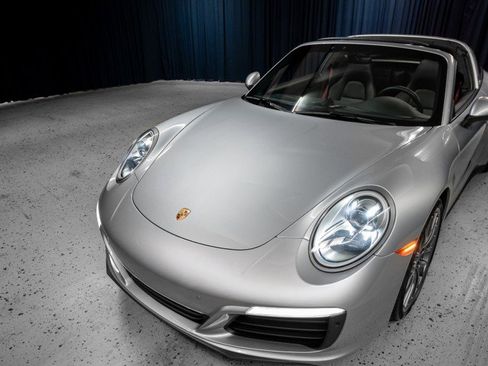 Used 2017 Porsche 911 Targa 4S image 4