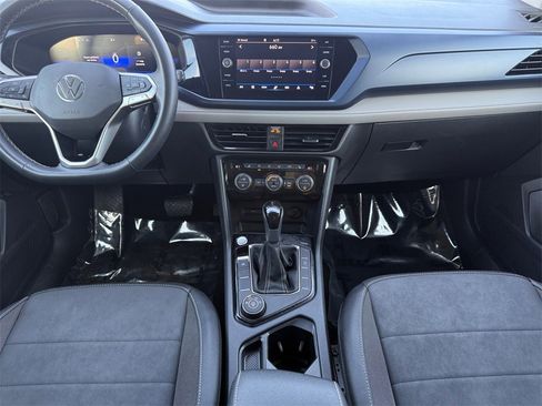 Used 2024 Volkswagen Taos SE image 10