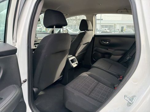 Certified 2024 Honda HR-V LX image 9