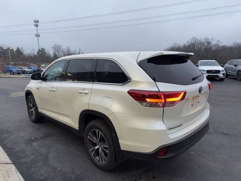 Used 2019 Toyota Highlander LE image 5