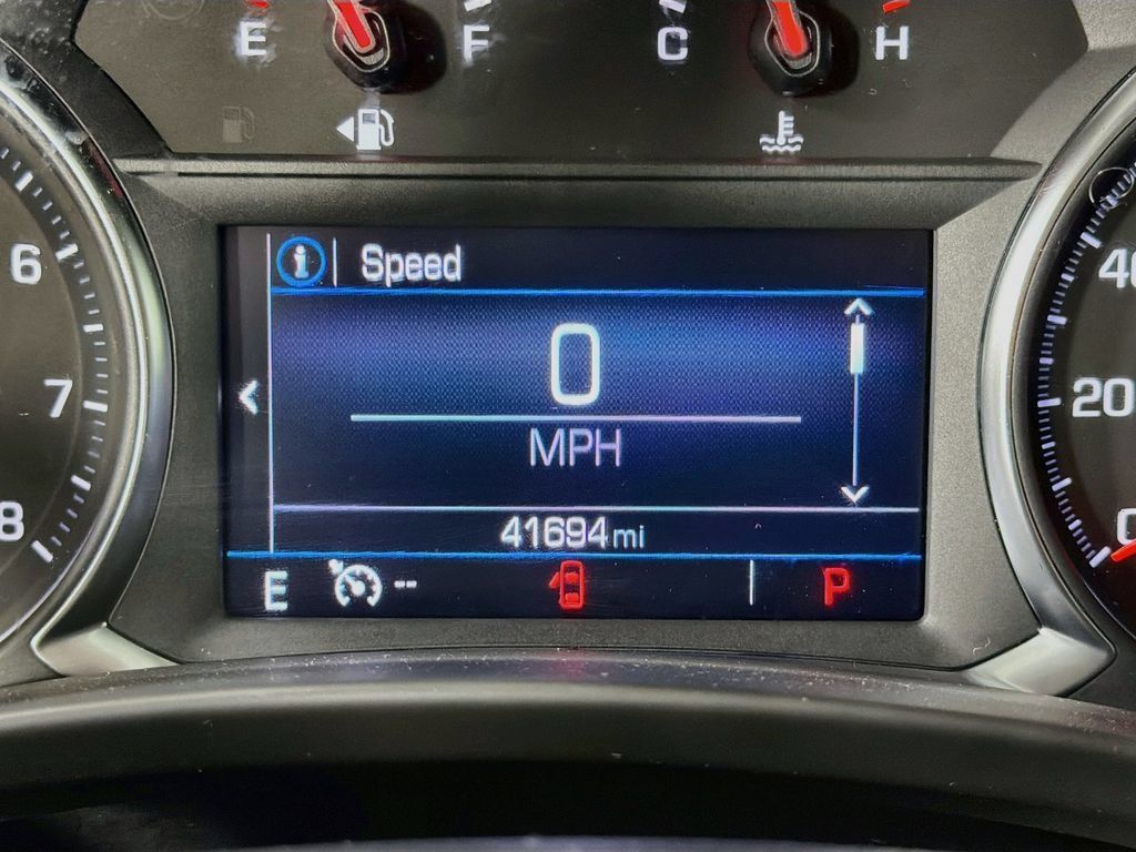 Used 2023 GMC Terrain SLE w/ Driver Convenience Package FWD image 14