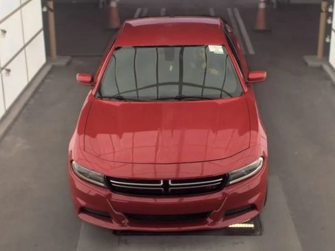 Used 2015 Dodge Charger SE RWD image 3