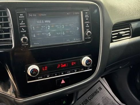 Used 2020 Mitsubishi Outlander SEL AWD/4WD image 13