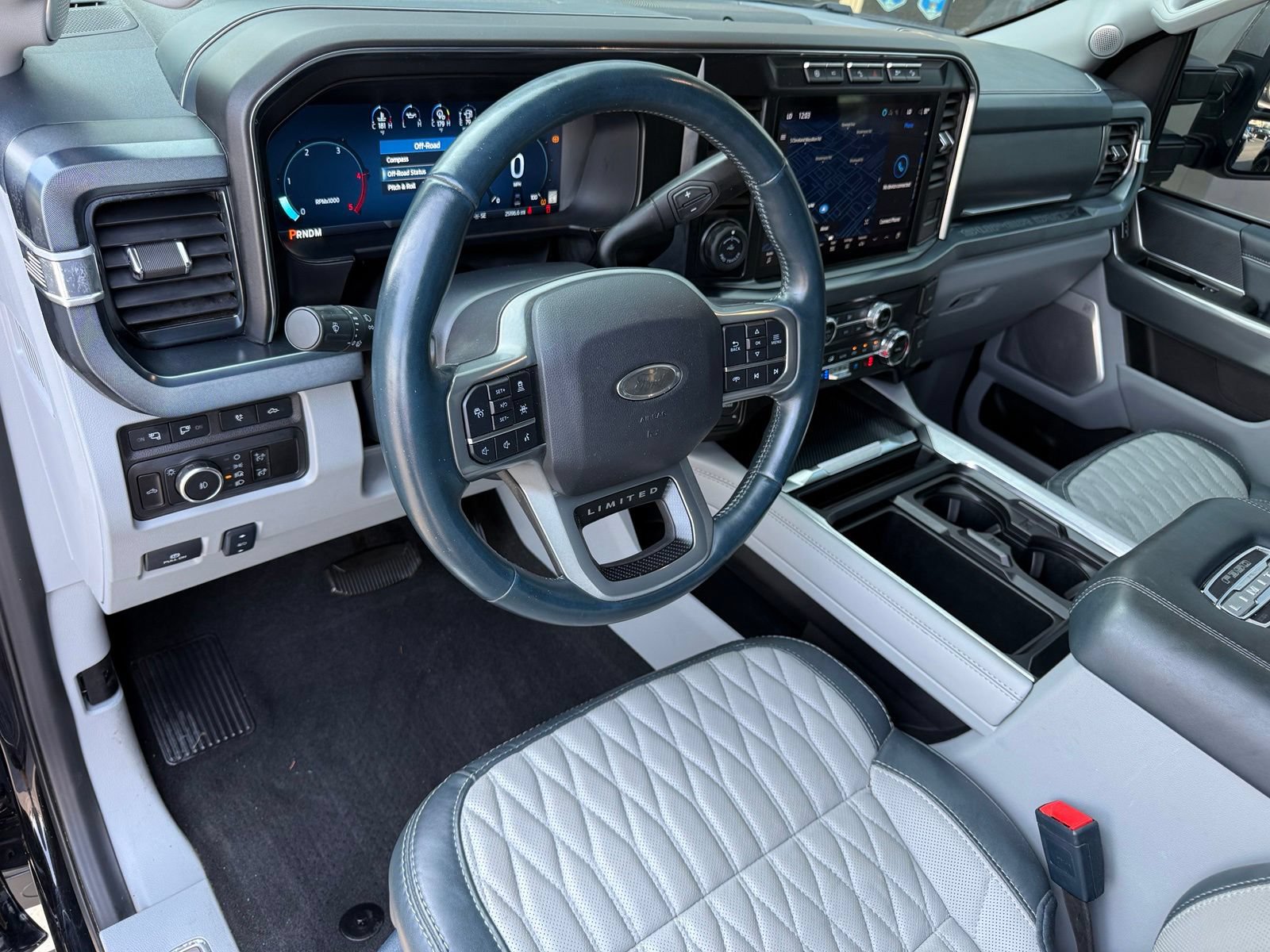 Used 2024 Ford F350 Limited w/ FX4 Off-Road Package AWD/4WD image 14
