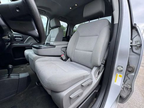 Used 2018 Chevrolet Silverado 1500 Custom w/ Custom Value Package AWD/4WD image 13
