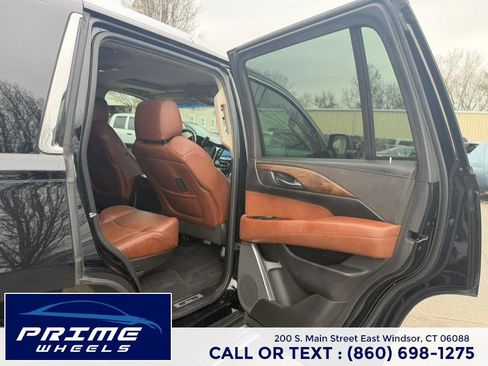 Used 2016 Cadillac Escalade Luxury image 16