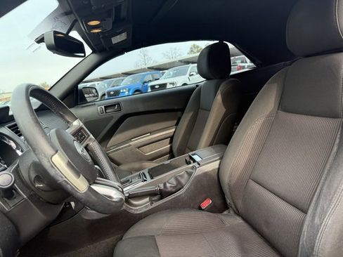 Used 2014 Ford Mustang Convertible w/ Equipment Group 102A image 9