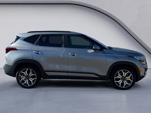 Used 2023 Kia Seltos SX w/ SX Sunroof Package image 8
