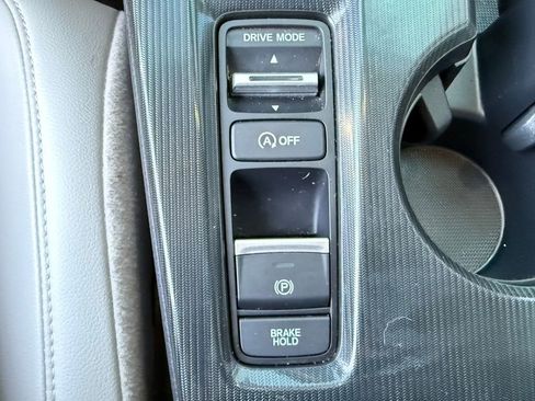 Used 2024 Honda Civic Touring image 32