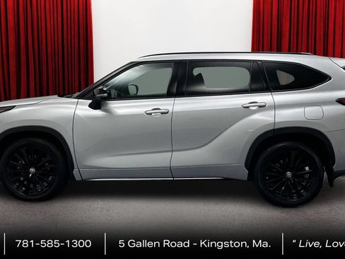 Used 2023 Toyota Highlander XSE AWD/4WD image 8