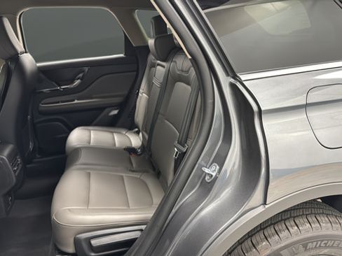 Used 2025 Lincoln Corsair AWD image 22