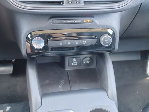 New 2025 Ford Escape SE image 27