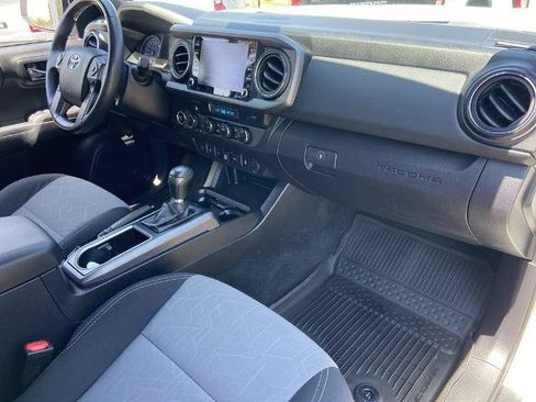 Used 2021 Toyota Tacoma TRD Off-Road w/ Technology Package AWD/4WD image 23