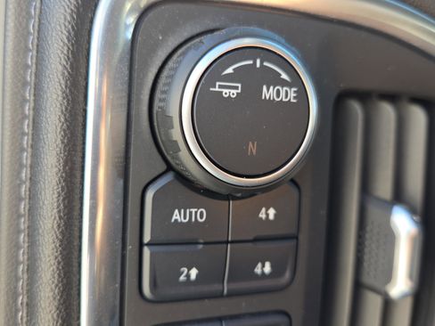 Used 2021 Chevrolet Silverado 1500 LT Trail Boss w/ Convenience Package II image 13