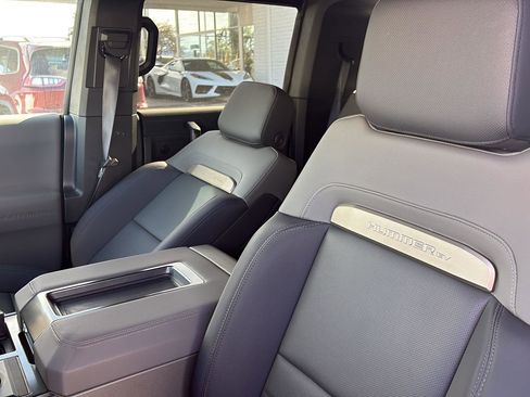 Used 2025 GMC Hummer EV 3X w/ LPO, Dark Essentials Package image 13