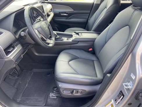 Used 2026 Toyota Grand Highlander AWD Hybrid image 19