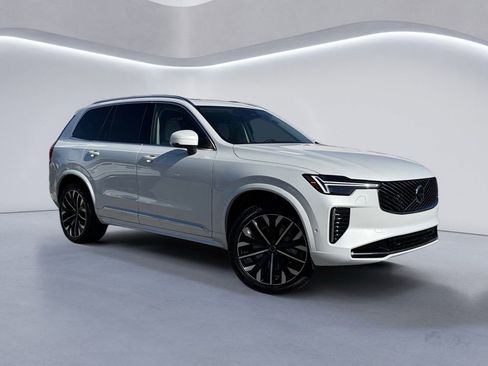 New 2026 Volvo XC90 B6 Ultra image 2