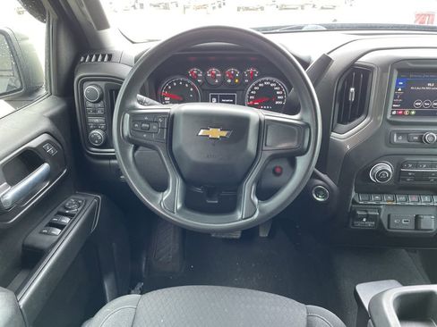 Used 2023 Chevrolet Silverado 1500 Custom image 12
