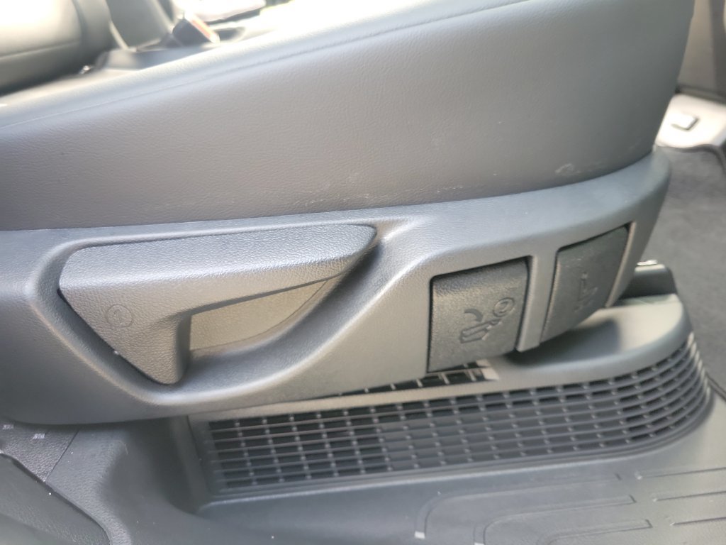 Certified 2026 Toyota Highlander XLE AWD/4WD image 12