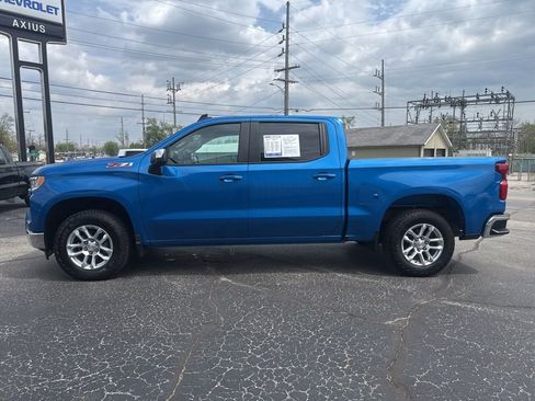 Used 2023 Chevrolet Silverado 1500 LT w/ Z71 Off-Road Package AWD/4WD image 4