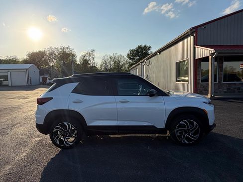 Used 2025 Chevrolet TrailBlazer RS w/ Convenience Package image 3